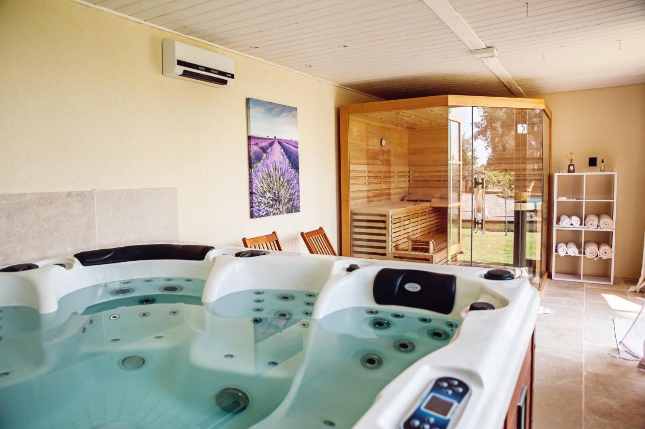 Les Champs De Provence Bed and Breakfast La Baume-de-Transit Εξωτερικό φωτογραφία